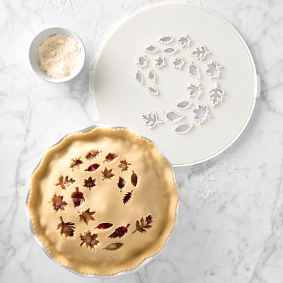 Give your pies 🥧 a seasonal flourish with our Swirl Leaf Pie Top Cutter.  🍁🍂 Just place it over rolled-out dough, then use a rolling pin to…